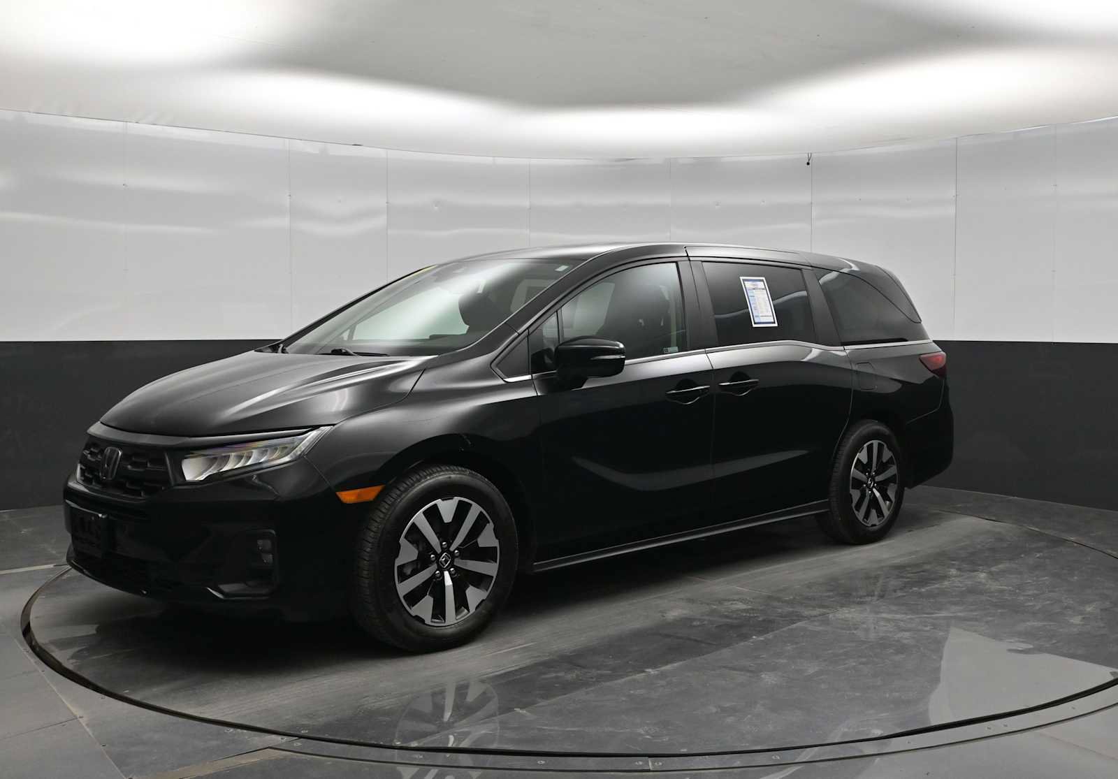 Used 2025 Honda Odyssey EX-L image 4