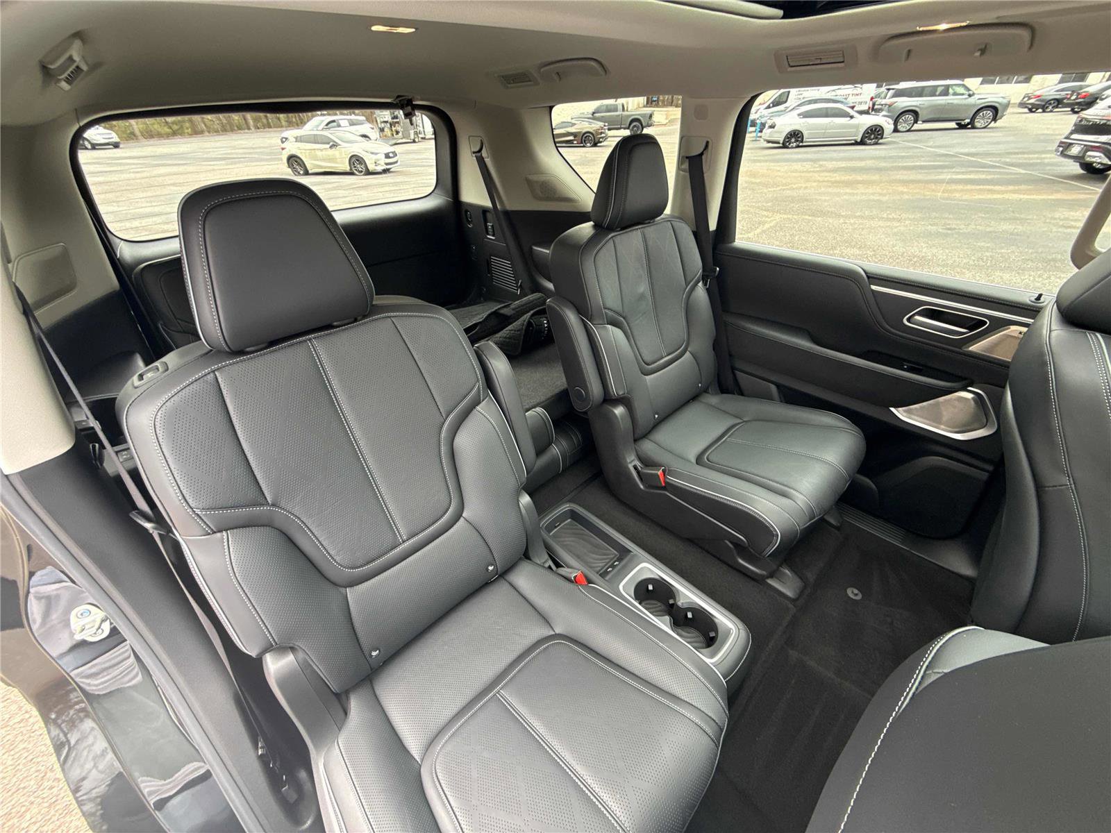 Certified 2025 INFINITI QX80 Sensory image 30