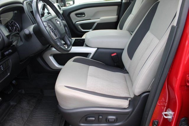 Used 2022 Nissan Titan SV w/ SV Convenience Package AWD/4WD image 8