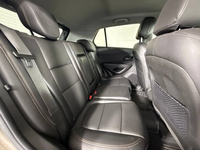 Used 2021 Chevrolet Trax LT w/ Premium Seat Package FWD image 30