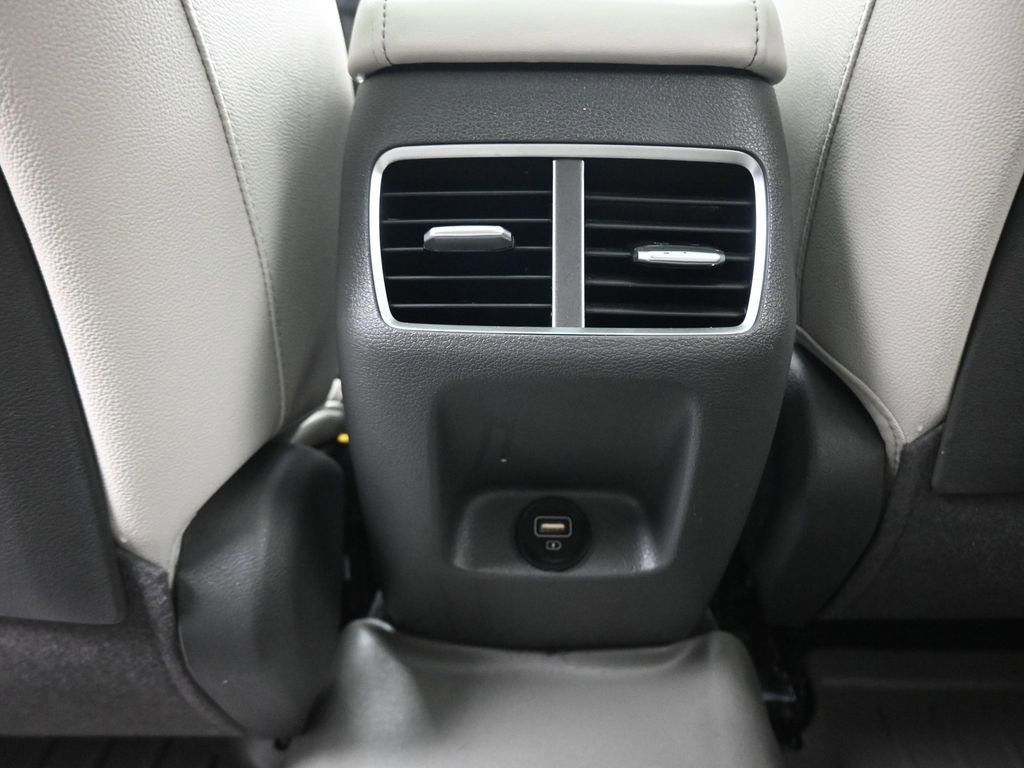 Used 2023 Hyundai Sonata Limited w/ Preferred Accessory Package FWD image 40