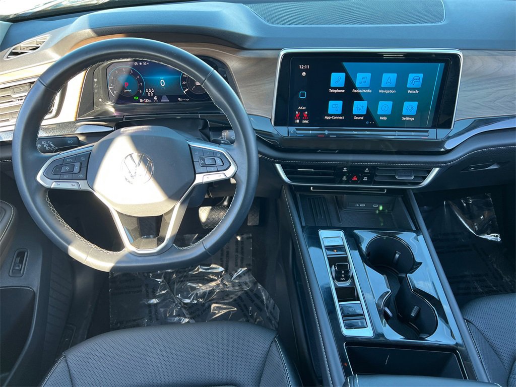 Used 2025 Volkswagen Atlas SE image 9