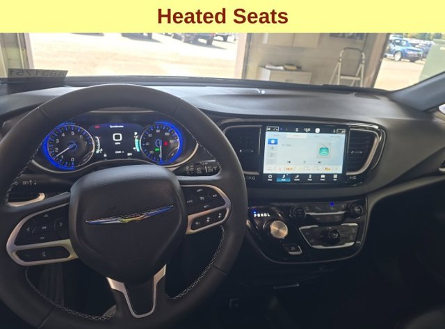 Used 2026 Chrysler Pacifica Select FWD image 13