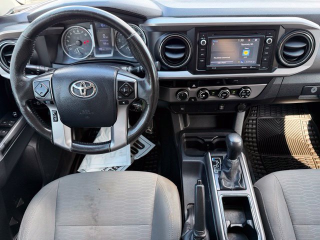 Used 2016 Toyota Tacoma SR5 w/ SR5 Appearance Package (SN) AWD/4WD image 3