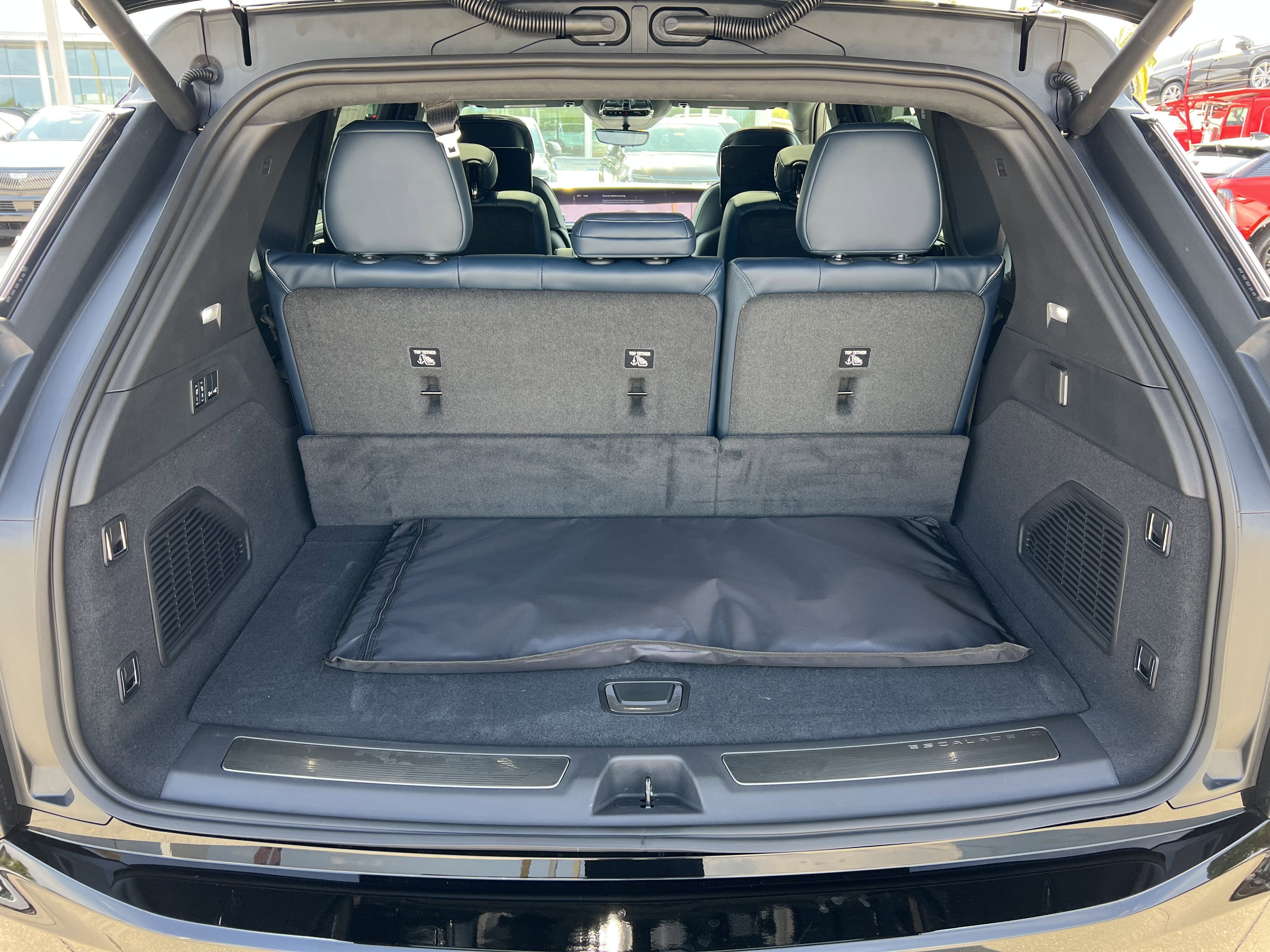 New 2025 Cadillac Escalade IQ Sport 2 w/ LPO, ONYX Package AWD/4WD image 13