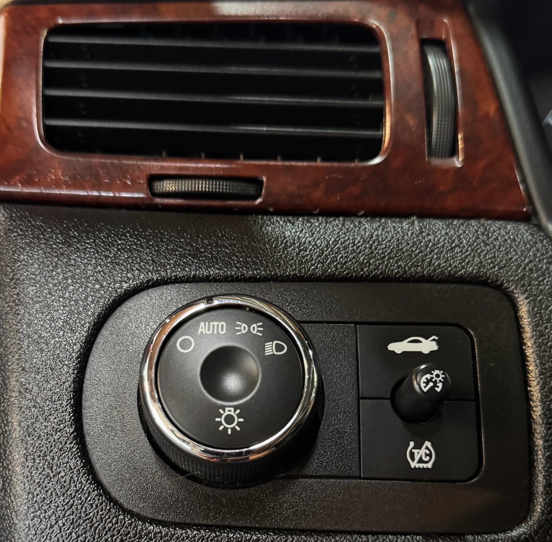 Used 2007 Chevrolet Impala LT w/ Preferred Equipment Group FWD image 15