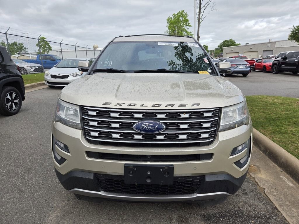 Used 2017 Ford Explorer Limited image 2