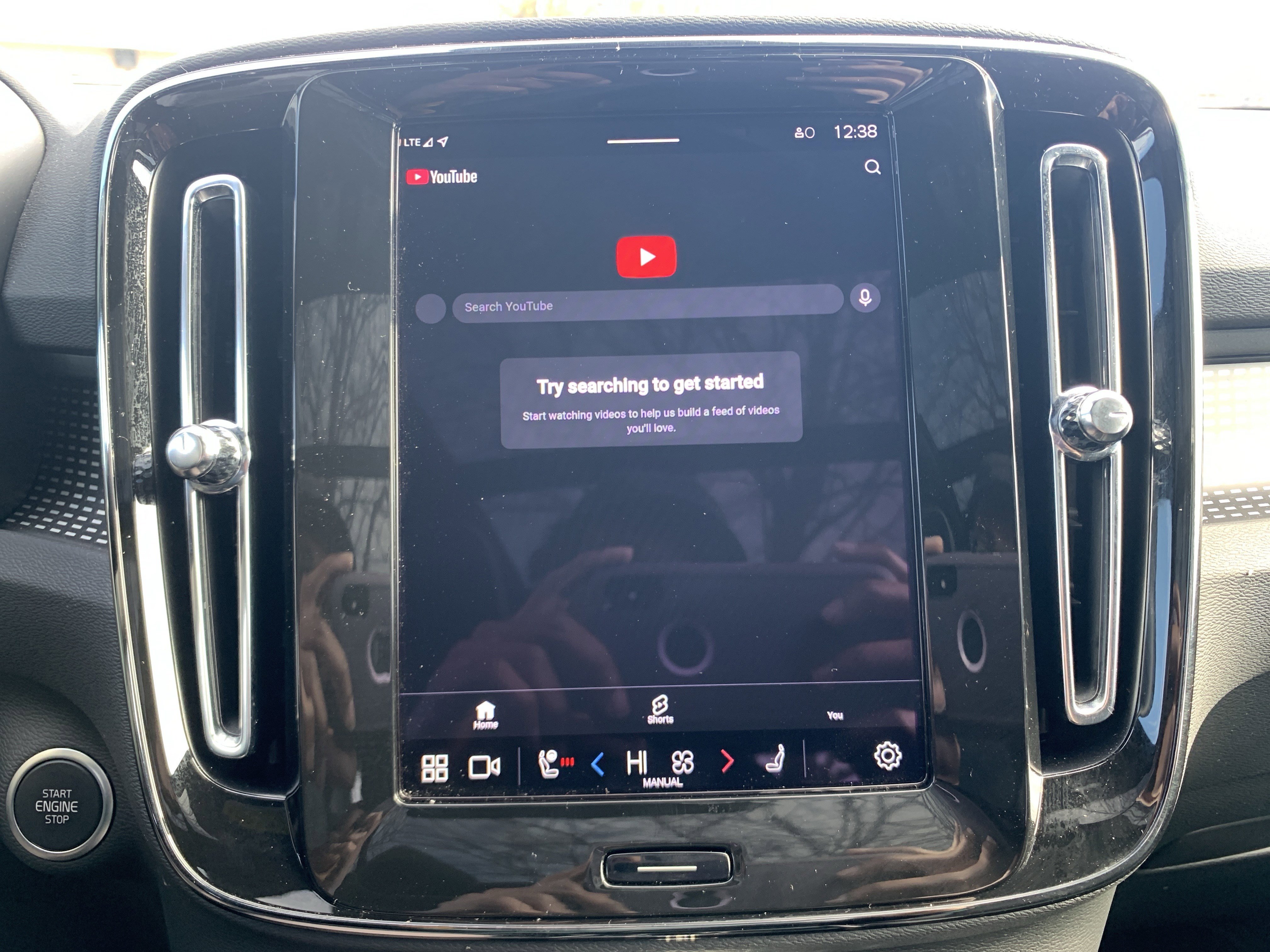 Used 2025 Volvo XC40 B5 Plus image 29