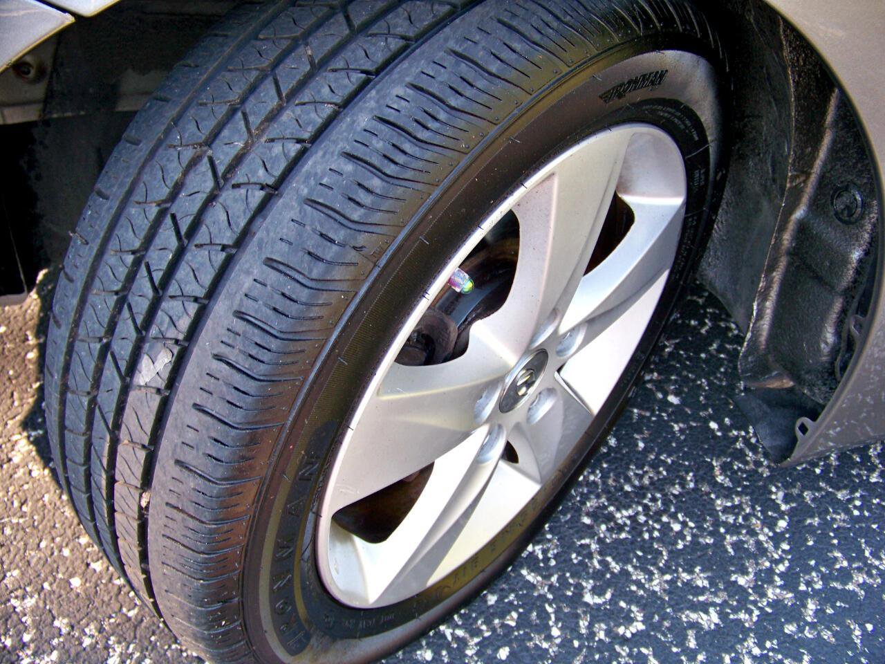 Used 2013 Hyundai Elantra GLS image 26