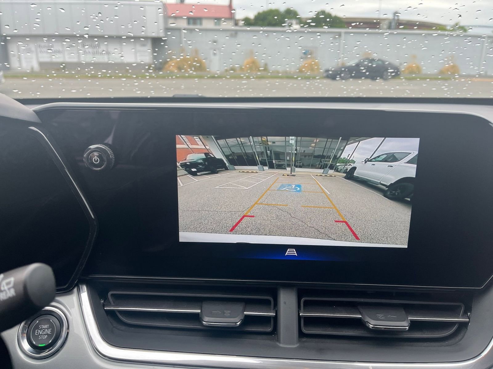 Used 2025 Chevrolet Trax LT FWD image 22
