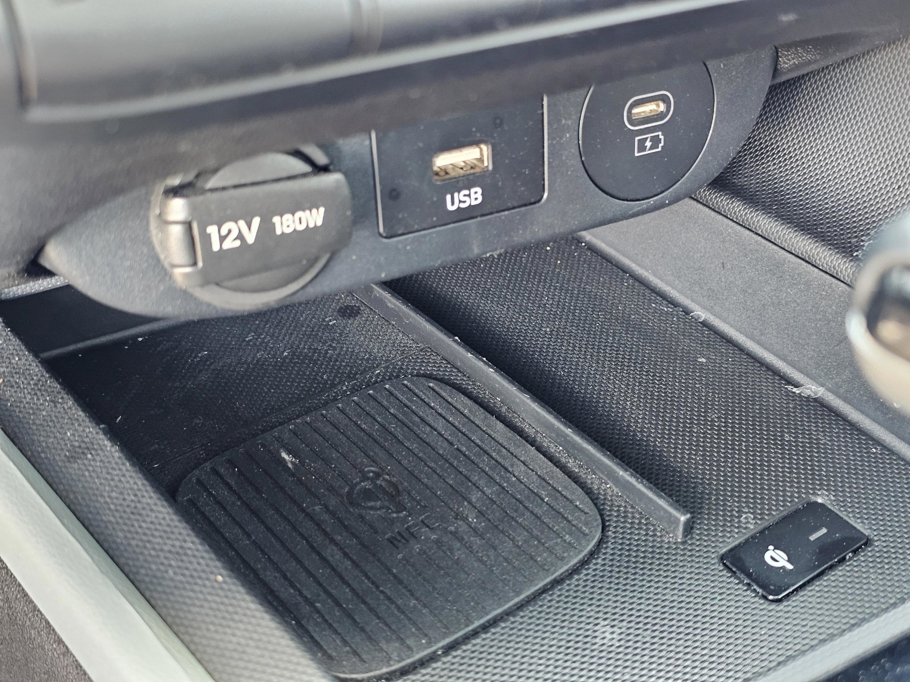 Used 2025 Hyundai Elantra Limited image 27