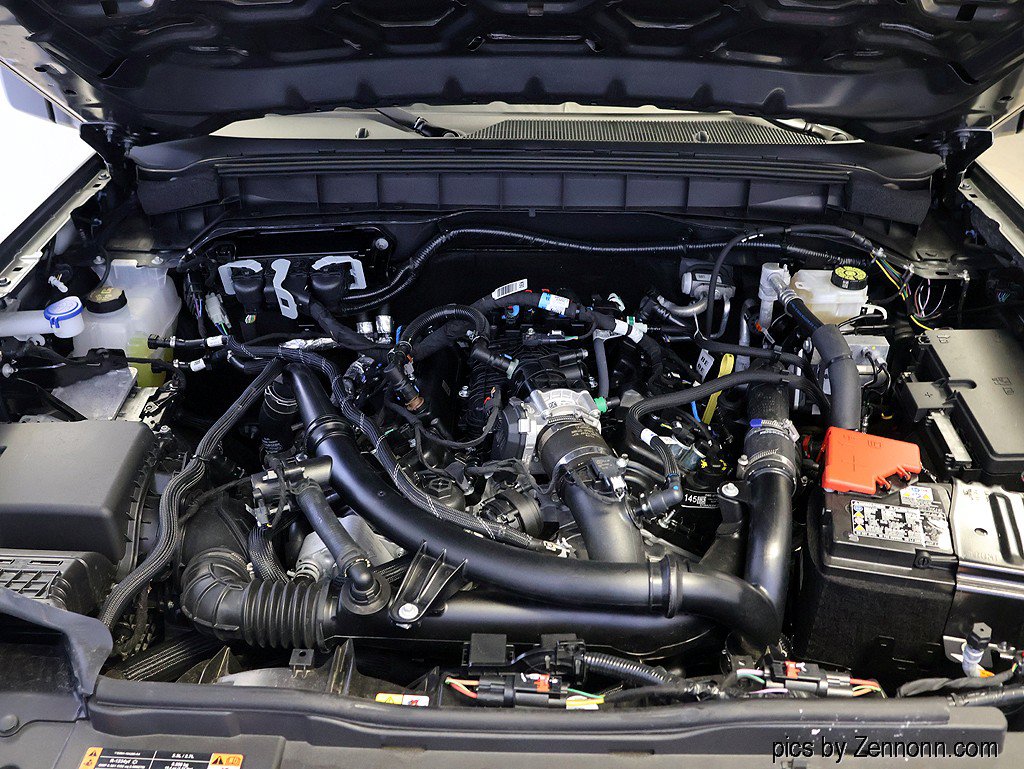 Used 2025 Ford Bronco Heritage Edition AWD/4WD image 41