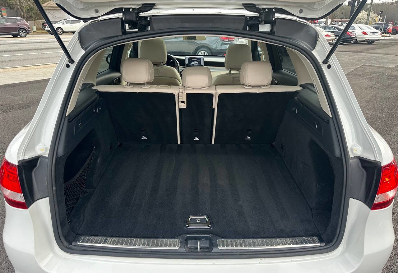 Used 2019 Mercedes-Benz GLC 300 w/ Premium Package image 34