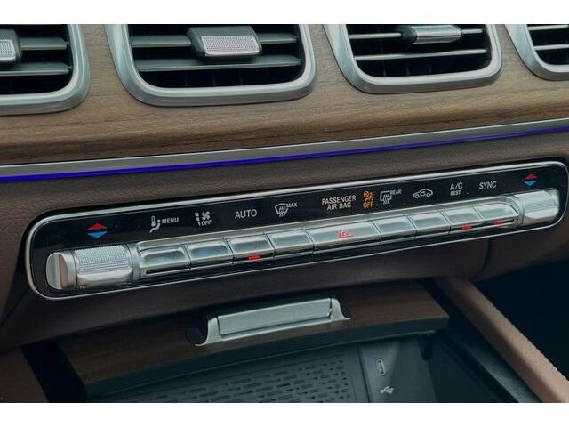 Used 2024 Mercedes-Benz GLS 450 4MATIC image 17