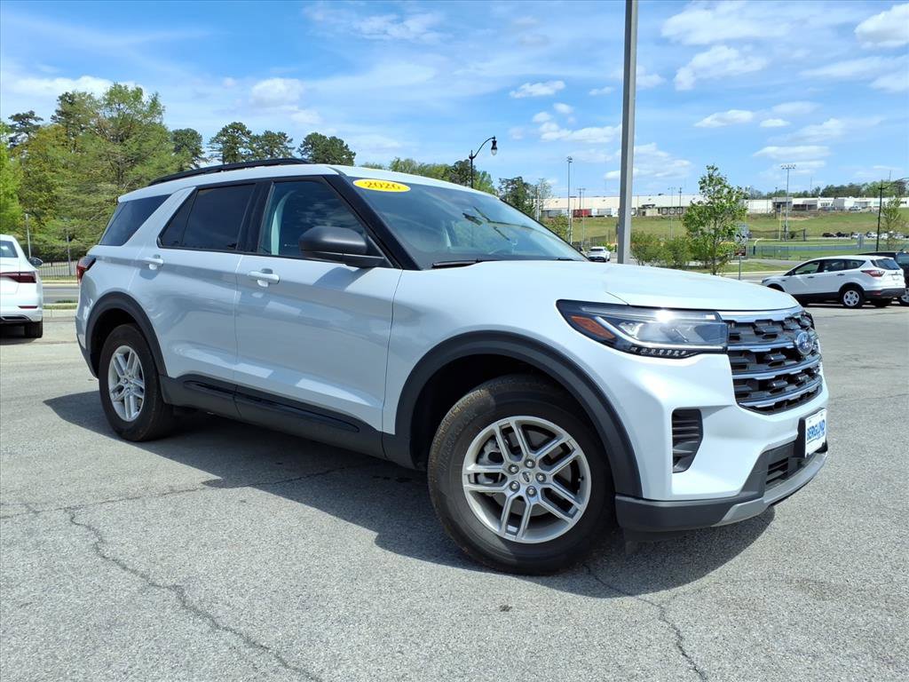 Used 2026 Ford Explorer Active image 1