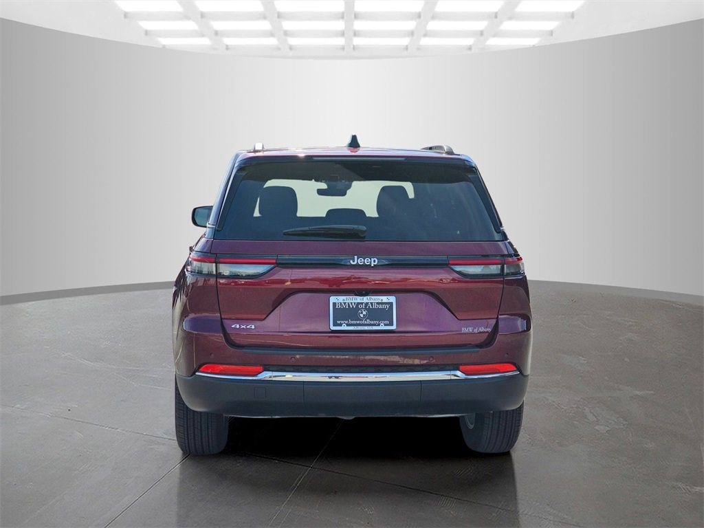 Used 2025 Jeep Grand Cherokee Laredo X w/ Luxury Tech Group I image 5