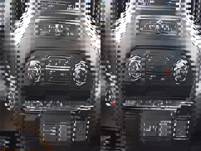 Used 2023 Chevrolet Silverado 1500 Custom image 16