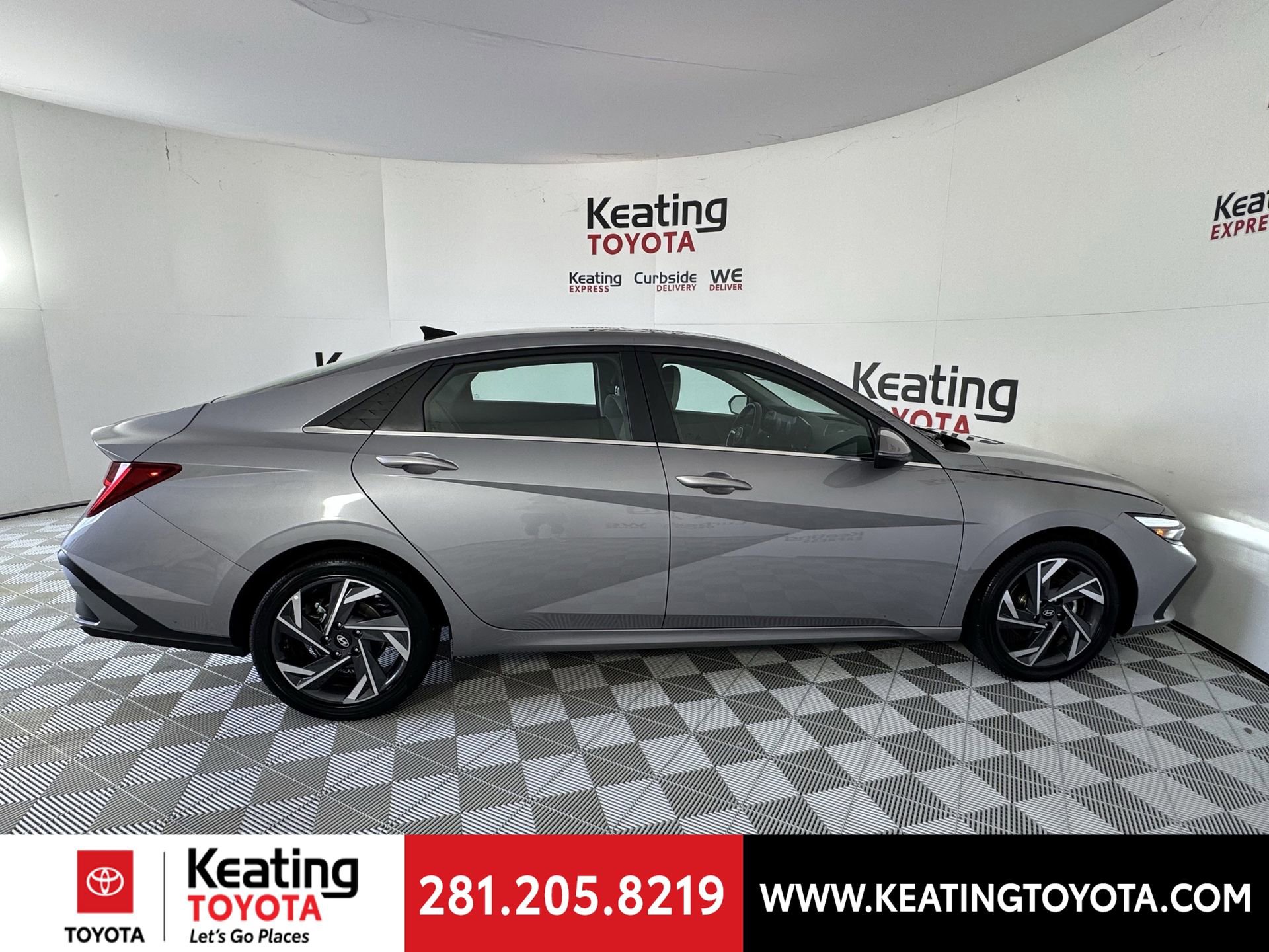 Used 2025 Hyundai Elantra Limited image 4