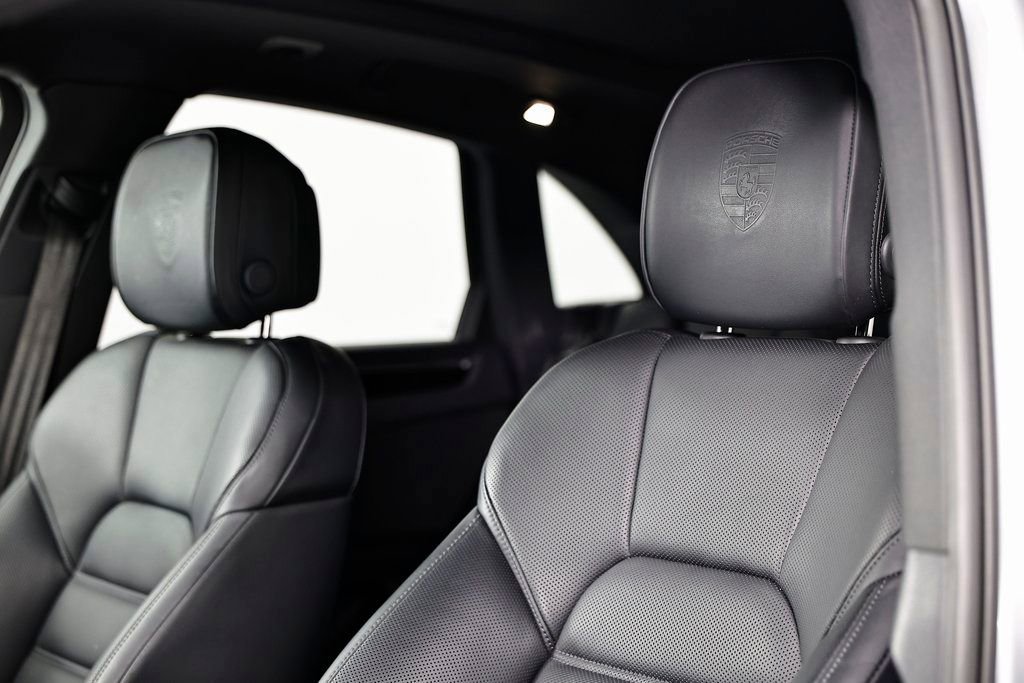 Certified 2025 Porsche Macan image 25