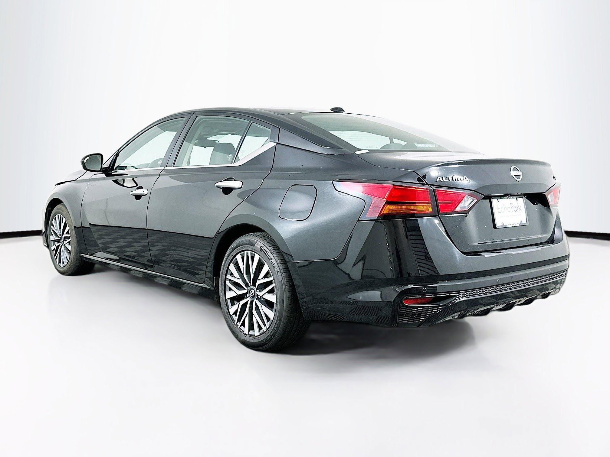 Used 2024 Nissan Altima 2.5 SV image 5