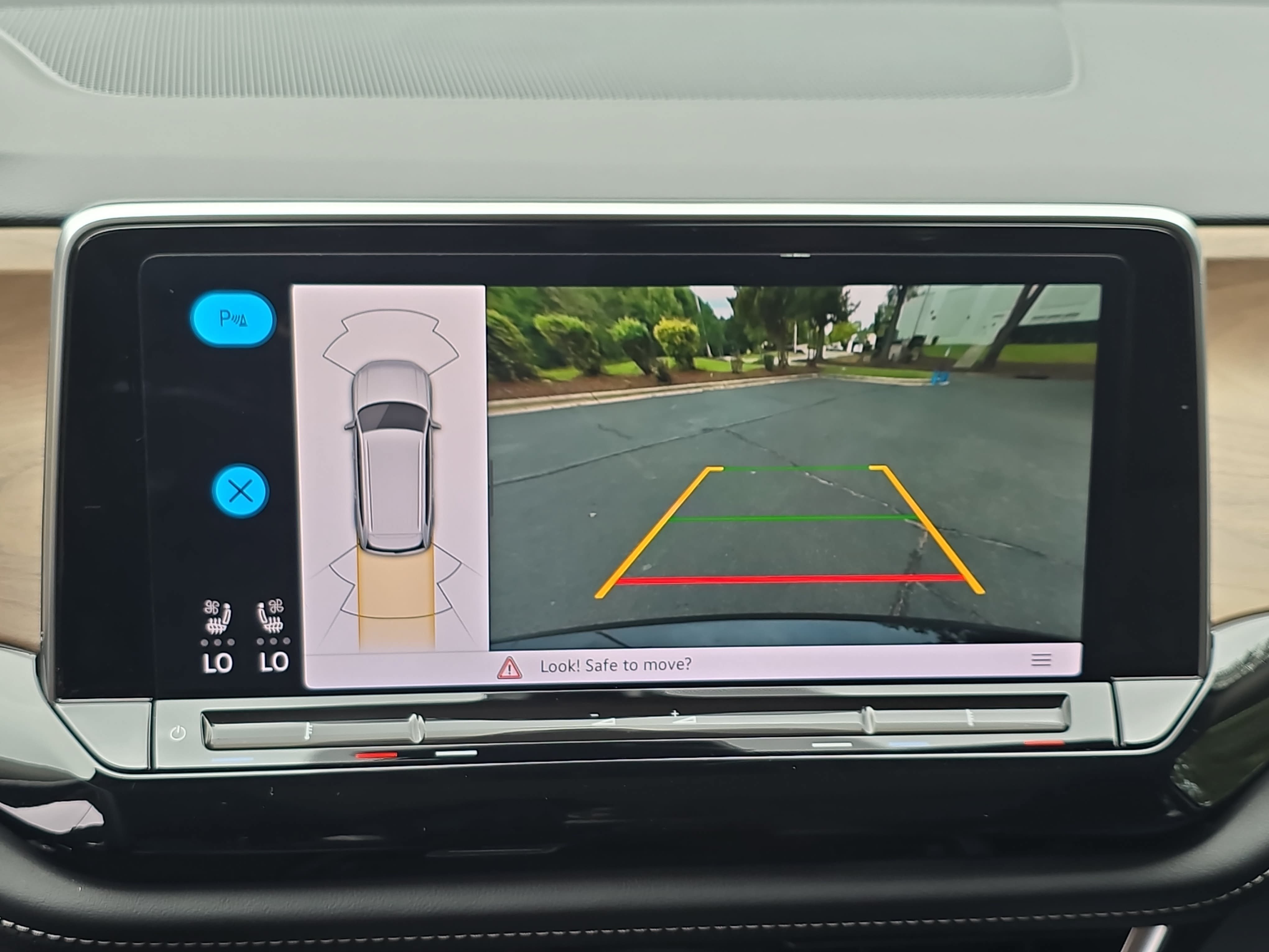 Certified 2024 Volkswagen Atlas SE FWD image 25