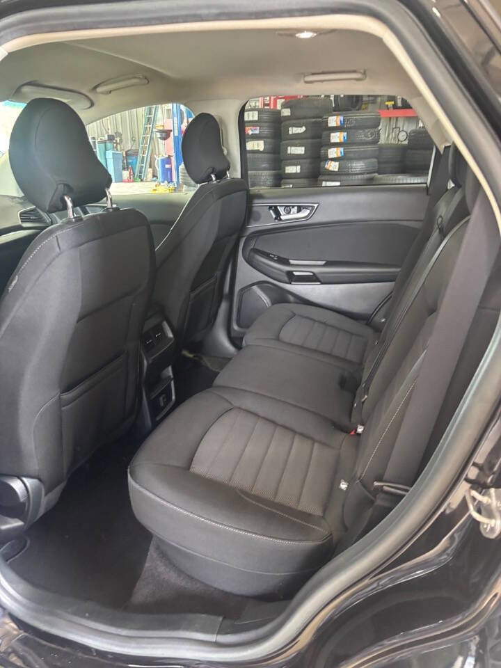 Used 2019 Ford Edge SE AWD/4WD image 4