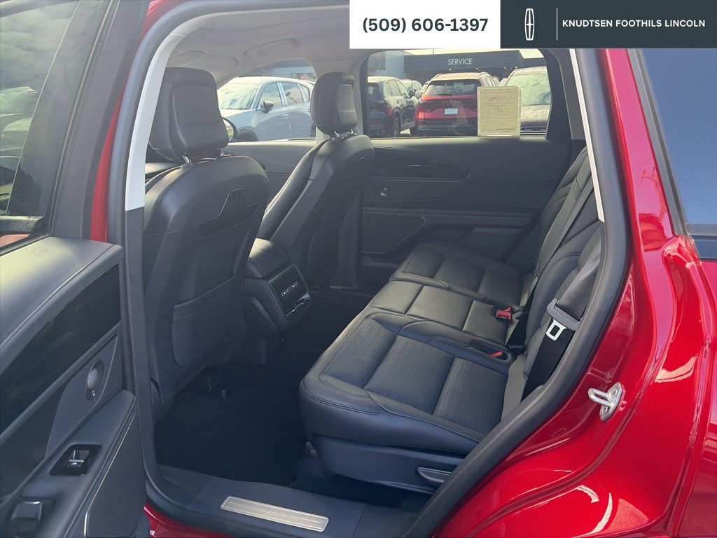 Used 2026 Lincoln Nautilus Reserve AWD/4WD image 13