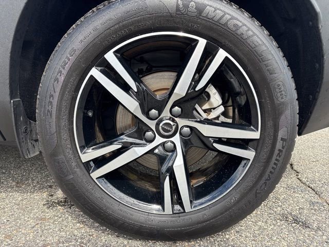 Used 2025 Volvo XC40 B5 Core image 10