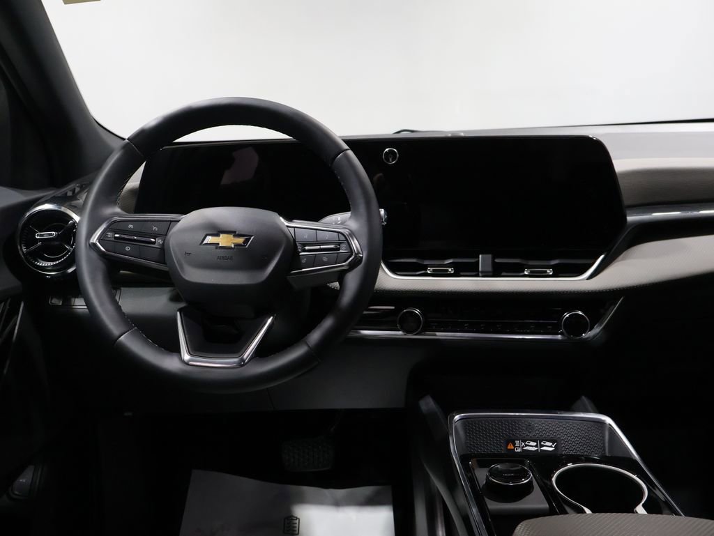 Used 2026 Chevrolet Equinox LT w/ Convenience Package II image 16