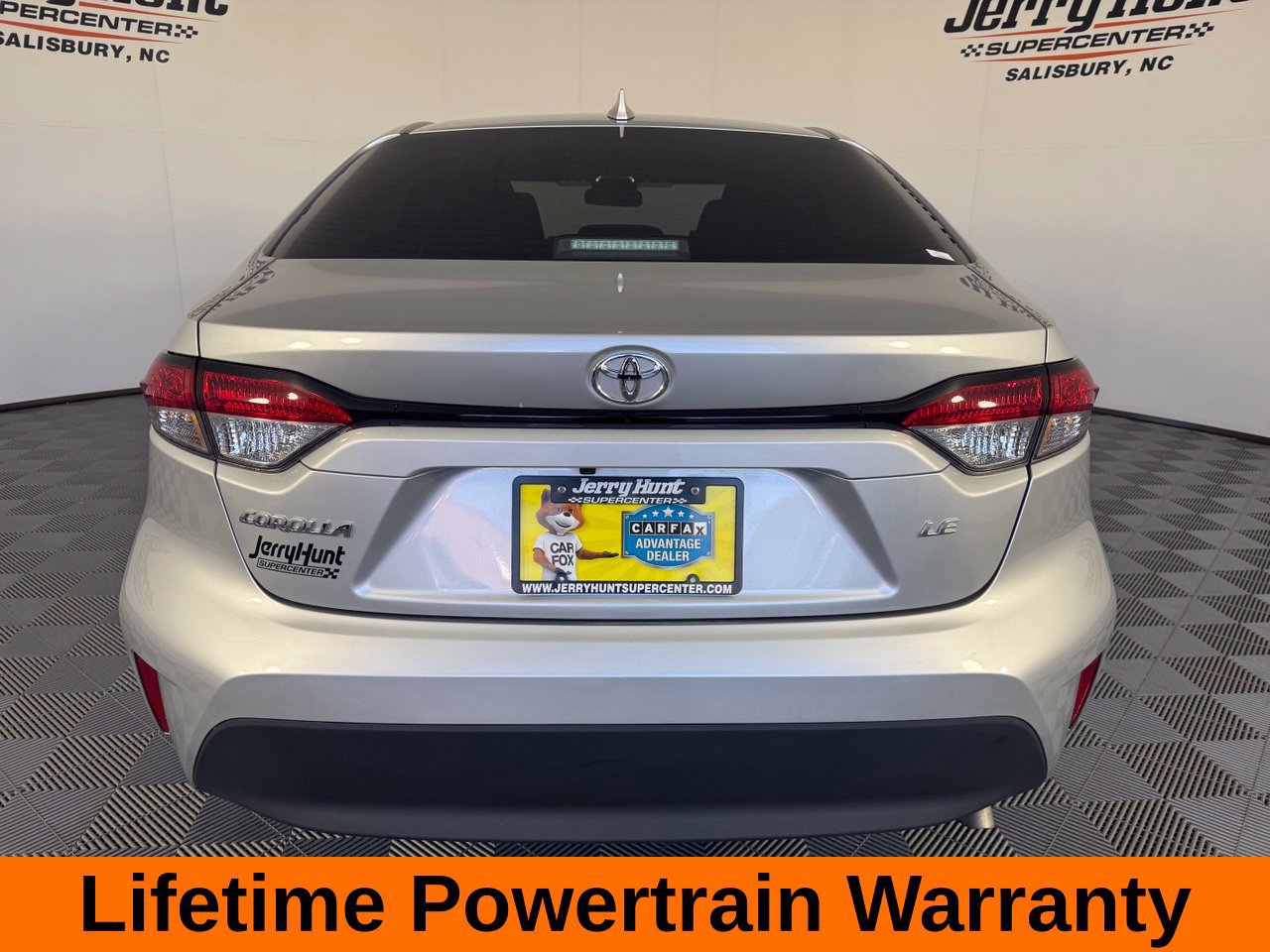 Used 2025 Toyota Corolla LE FWD image 8