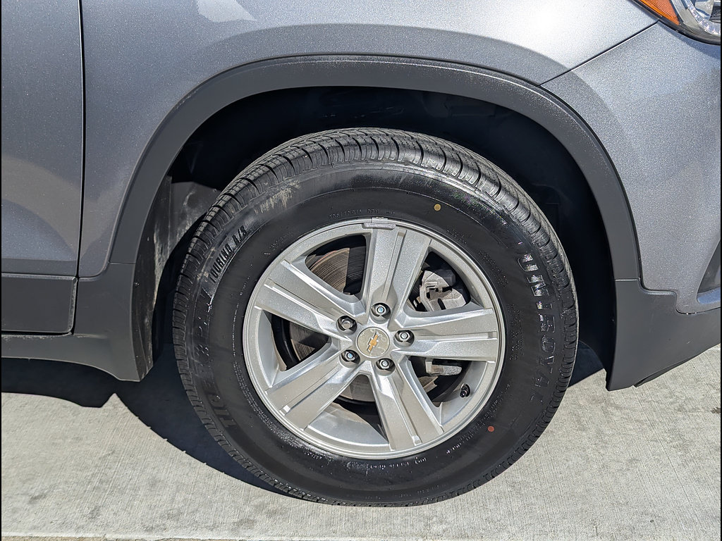 Used 2020 Chevrolet Trax LT AWD/4WD image 14
