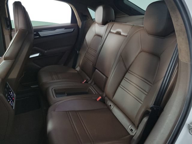 Used 2023 Porsche Cayenne Turbo AWD/4WD image 16