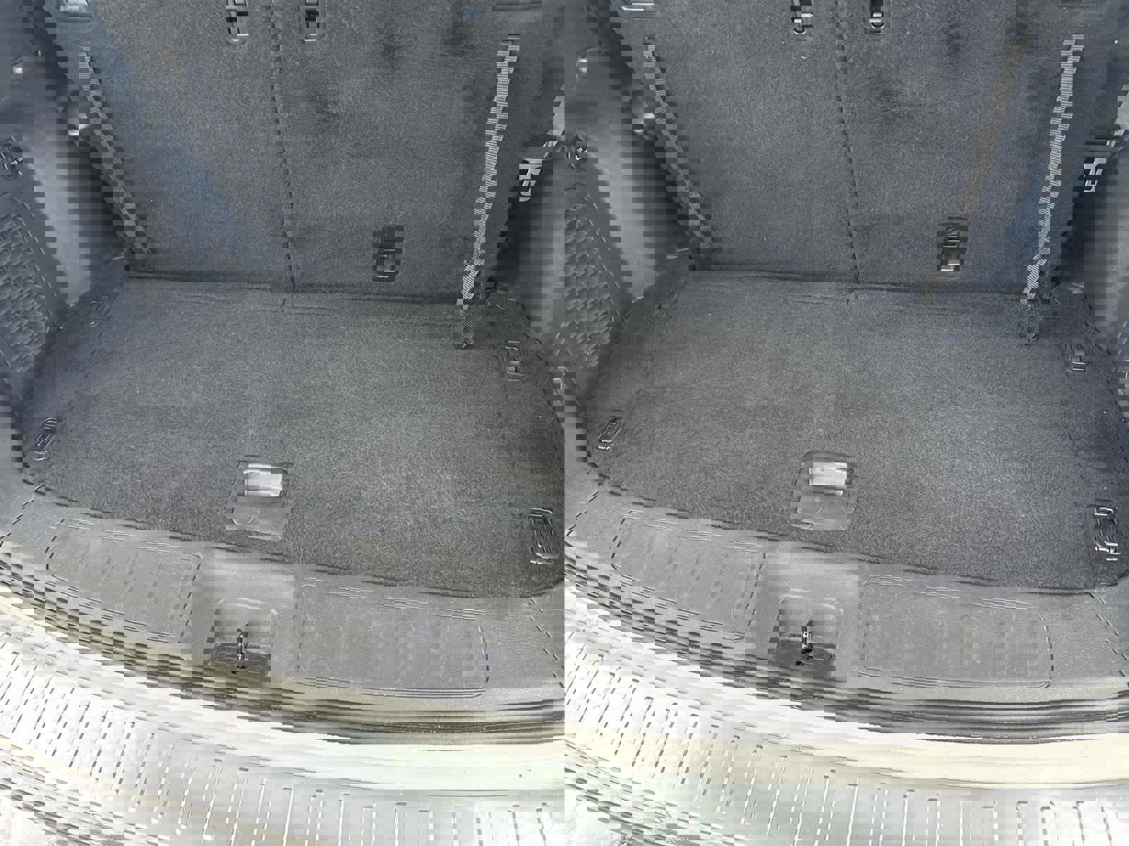 Used 2017 Nissan Pathfinder SV image 16