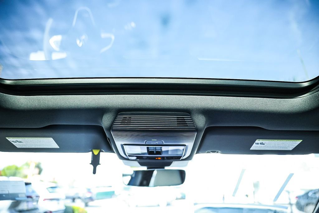 New 2026 Volkswagen Tiguan SE R-Line image 27