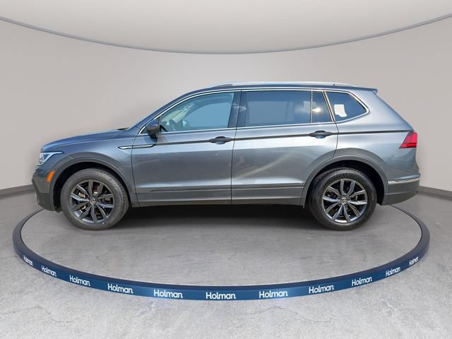 Used 2022 Volkswagen Tiguan SE w/ Panoramic Sunroof Package AWD/4WD image 9