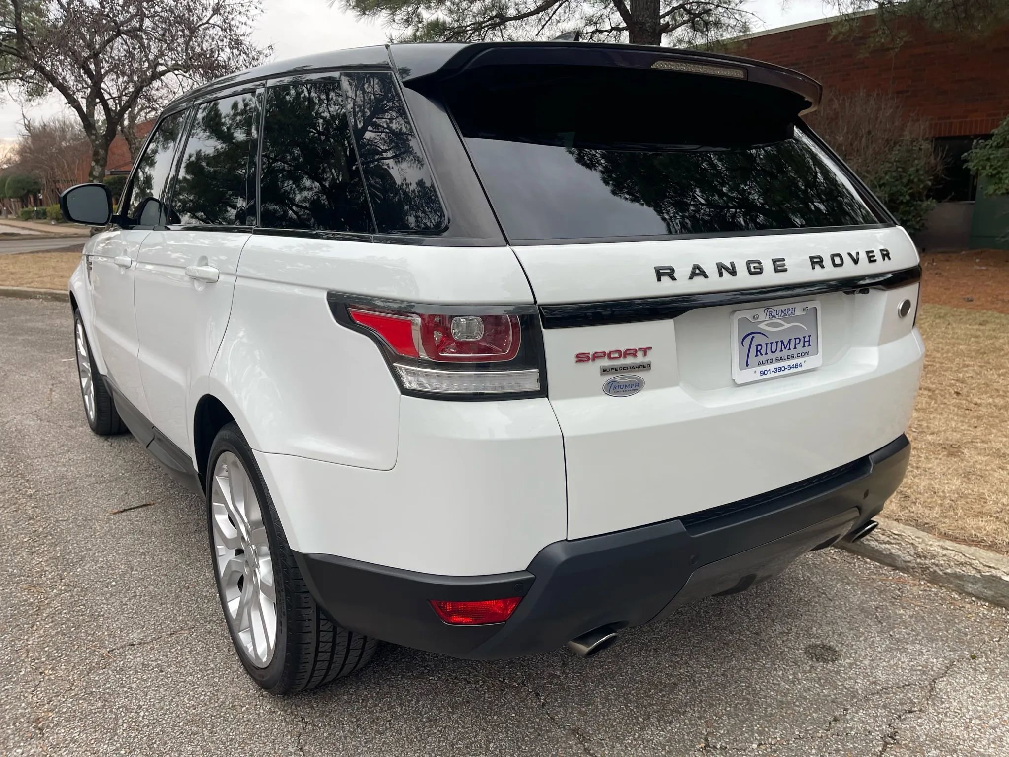 Used 2017 Land Rover Range Rover Sport Supercharged image 3