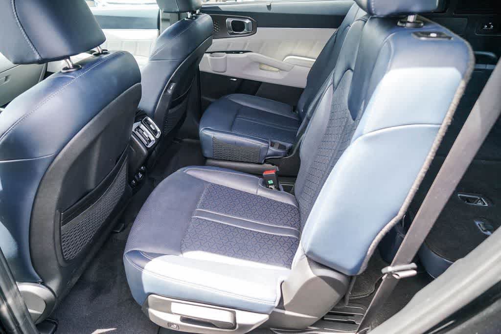 Certified 2023 Kia Sorento SX Prestige AWD/4WD image 17