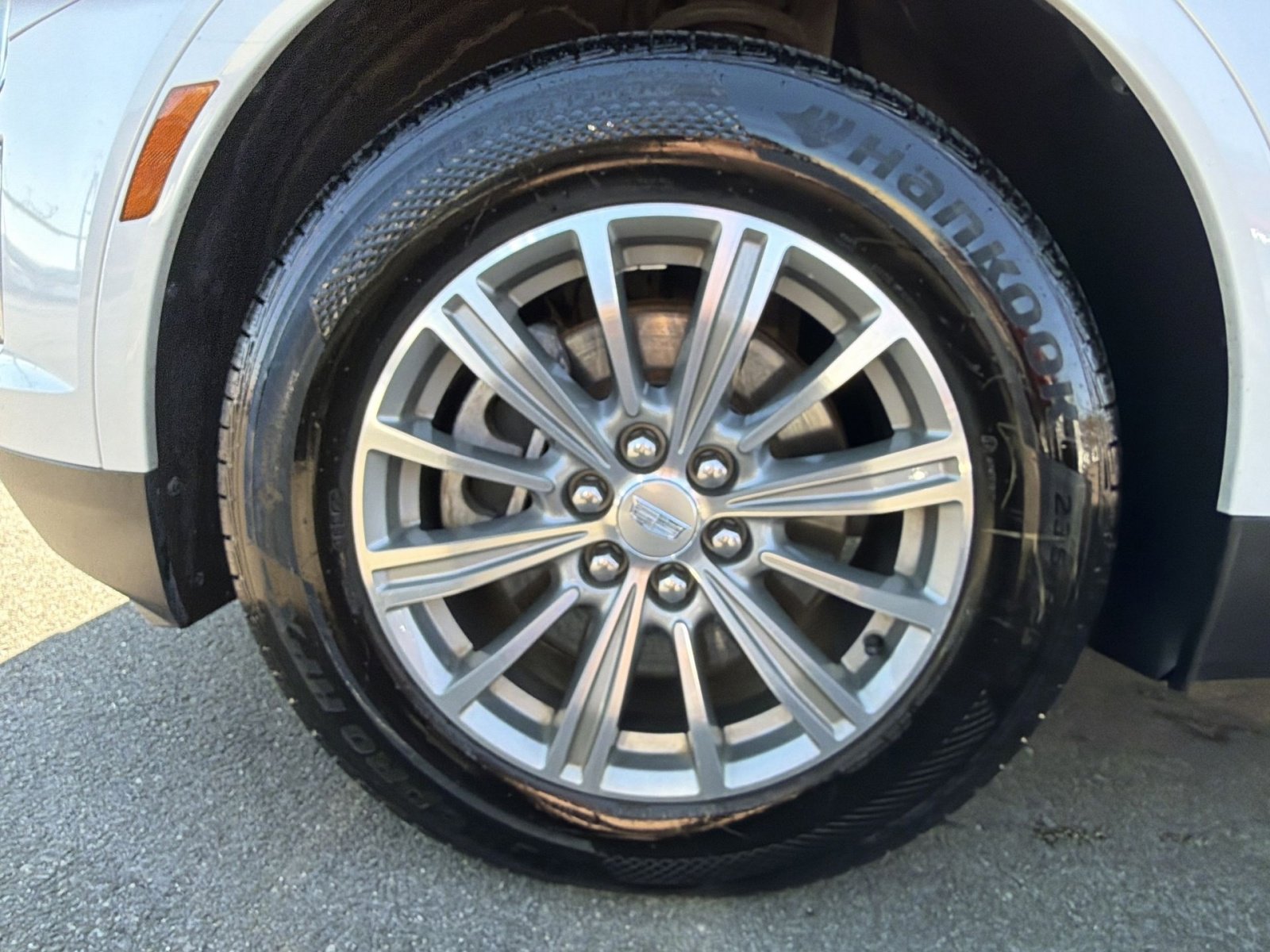 Used 2017 Cadillac XT5 Luxury w/ Driver Awareness Package image 12