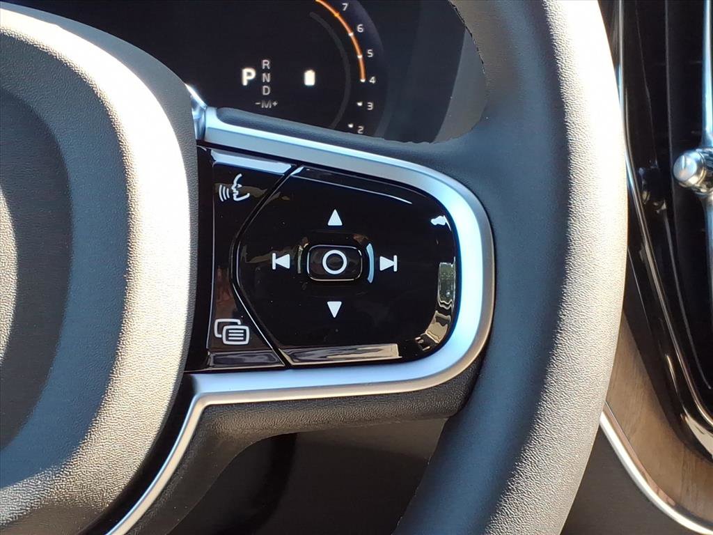 New 2026 Volvo XC60 B5 Core w/ Climate Package image 20