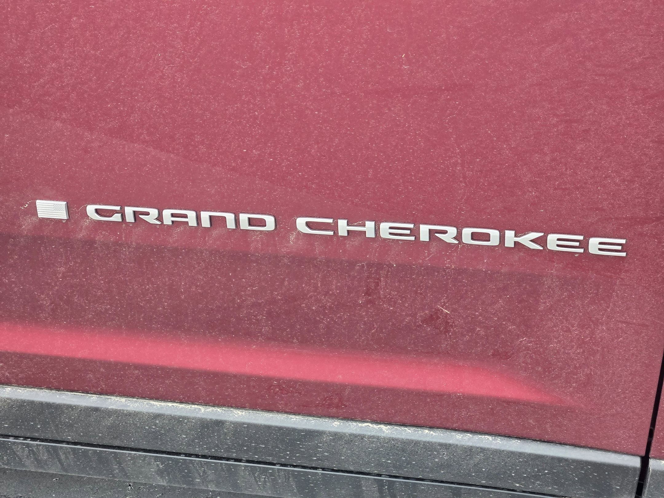 New 2025 Jeep Grand Cherokee Laredo w/ Trailer Tow Package image 9