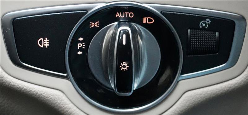 Used 2016 Mercedes-Benz C 300 4MATIC Sedan image 35