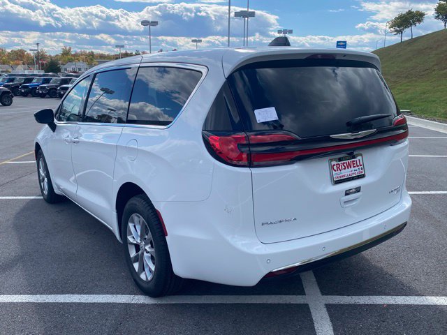 New 2026 Chrysler Pacifica Limited AWD/4WD image 5