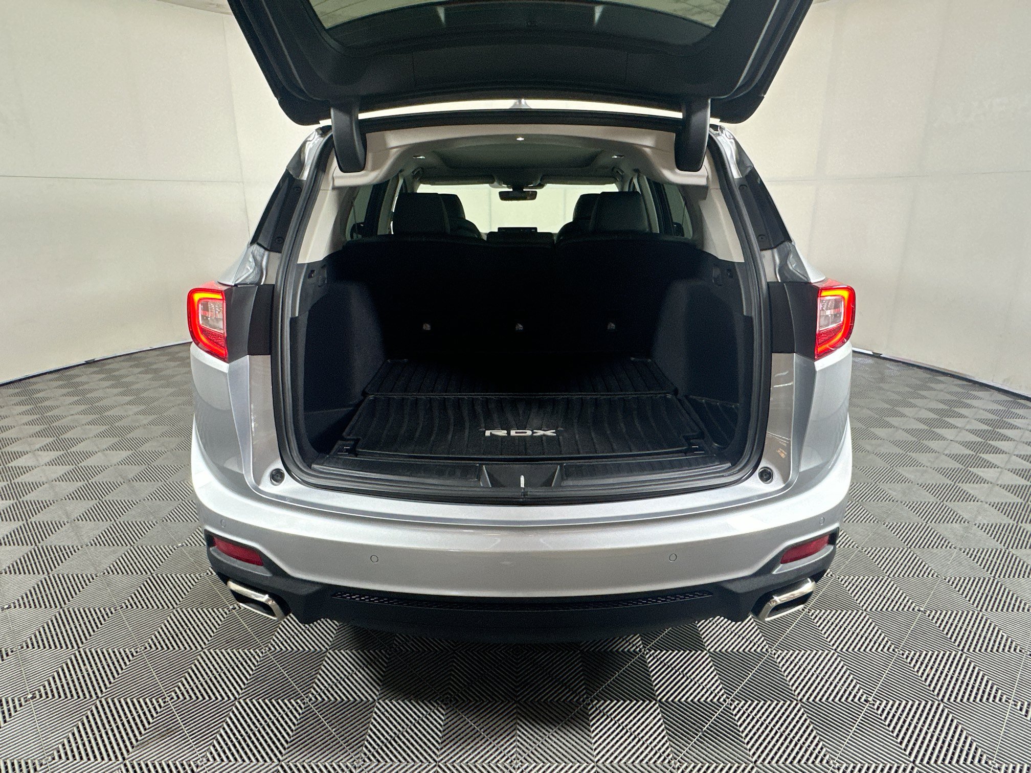 Used 2025 Acura RDX w/ Technology Package AWD/4WD image 31