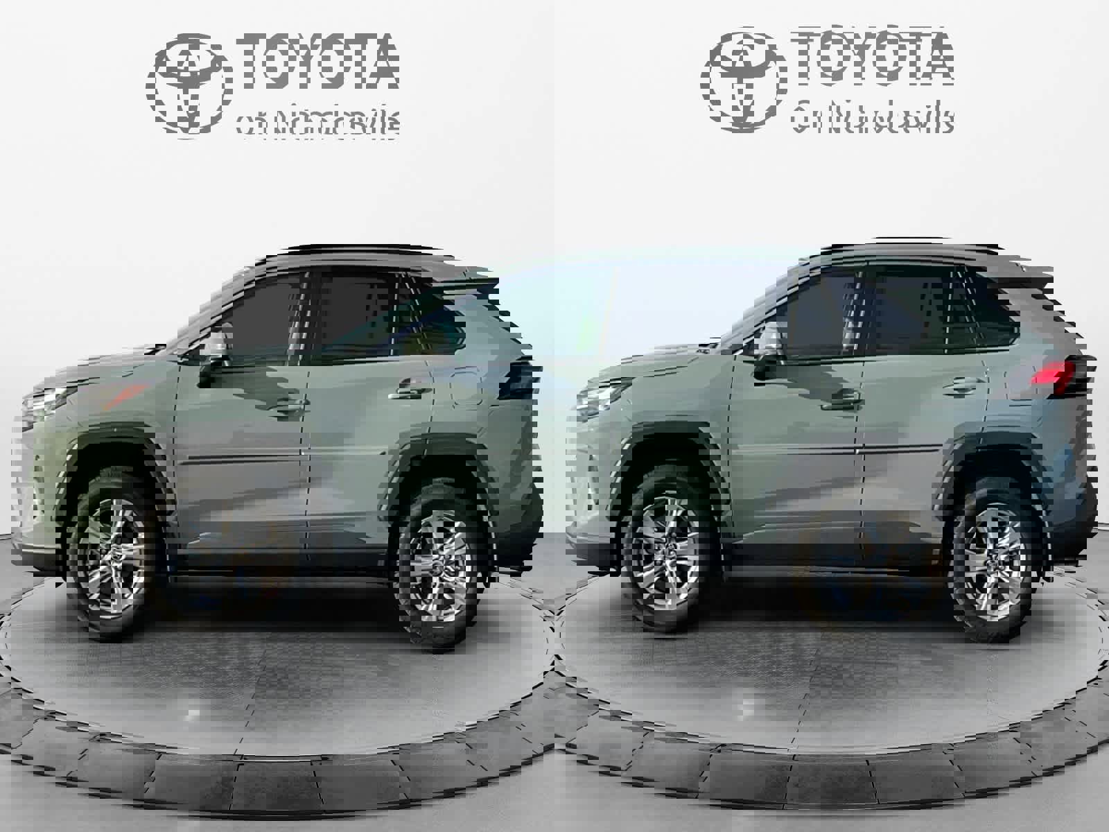 Used 2022 Toyota RAV4 XLE w/ Convenience Package image 3