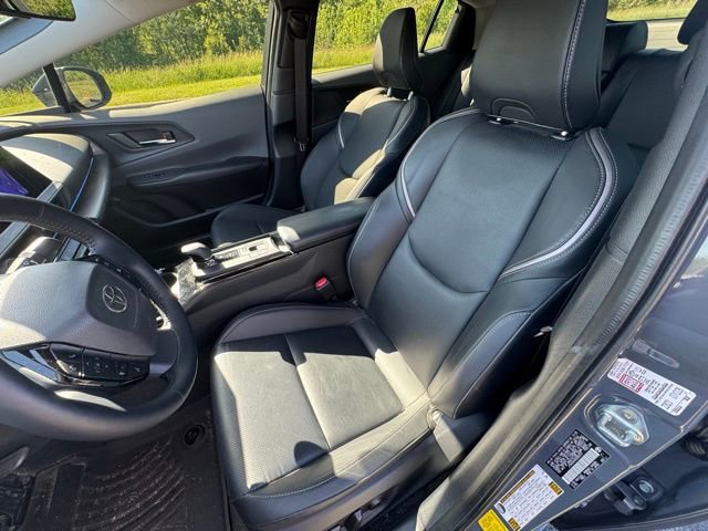 Used 2025 Toyota Prius XLE image 11