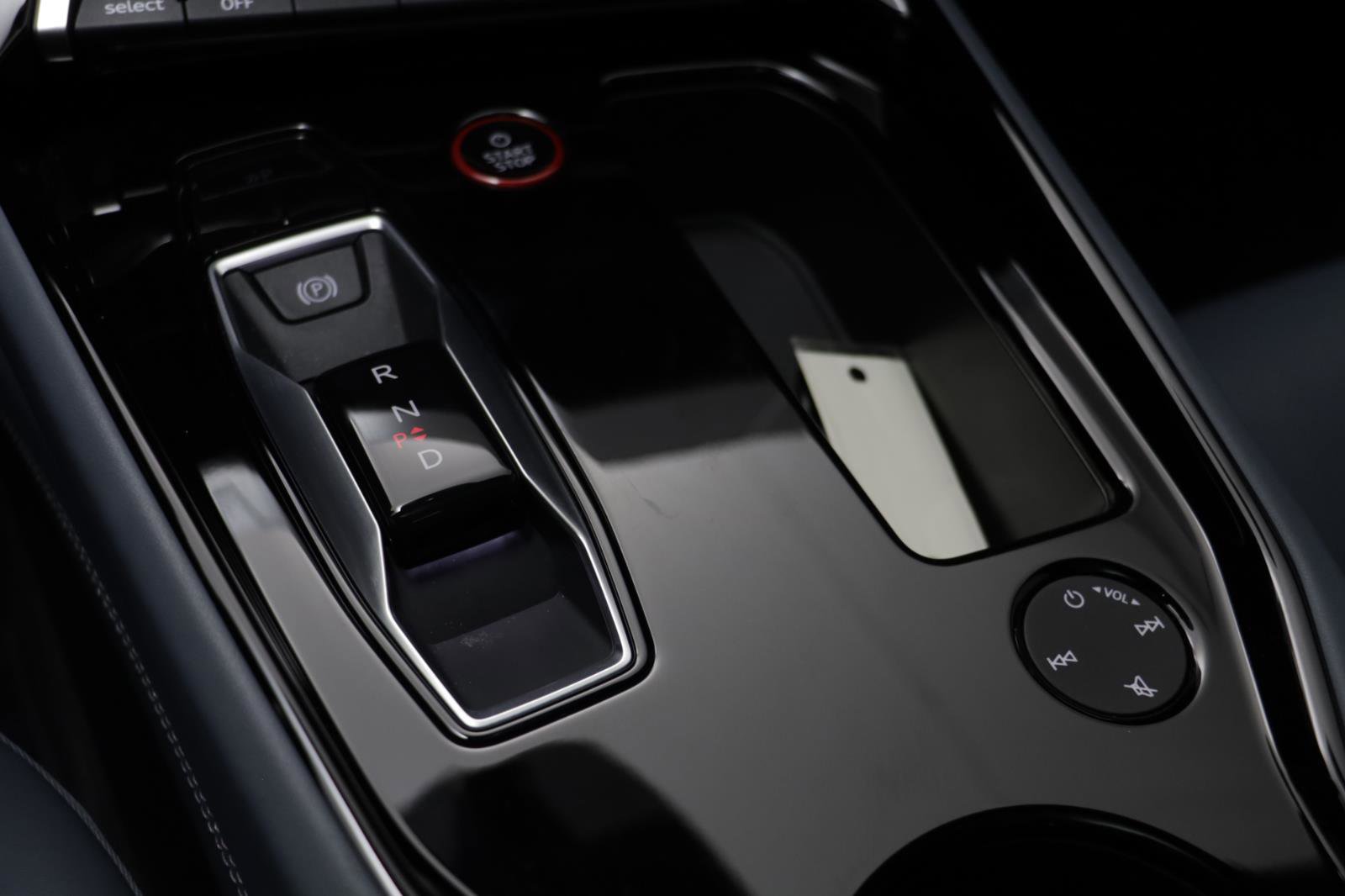 Used 2024 Audi e-tron GT Prestige image 13