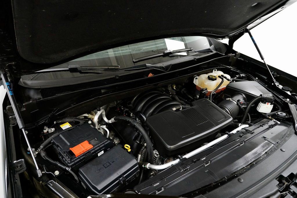 Used 2023 Cadillac Escalade ESV Sport w/ LPO, ONYX Package image 3