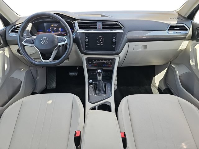 Used 2023 Volkswagen Tiguan SE FWD image 9