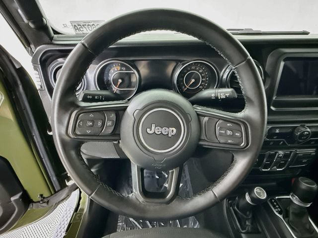 Used 2022 Jeep Gladiator Sport AWD/4WD image 11