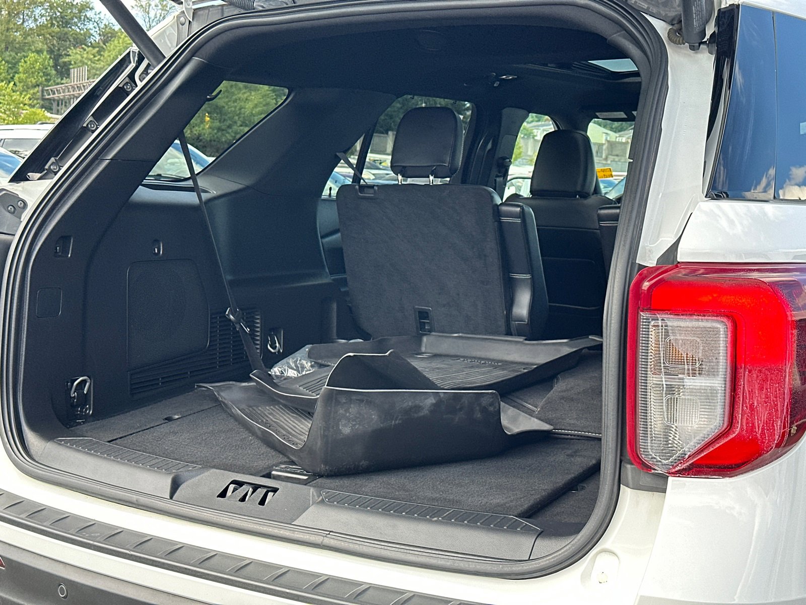 Used 2023 Ford Explorer ST w/ Equipment Group 401A image 8